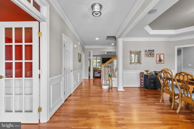 35987 BIRCH HOLLOW LN, Hillsboro, VA 20132