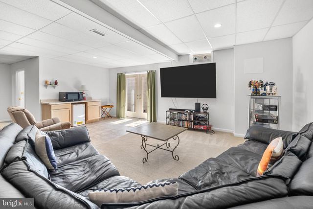 35987 BIRCH HOLLOW LN, Hillsboro, VA 20132