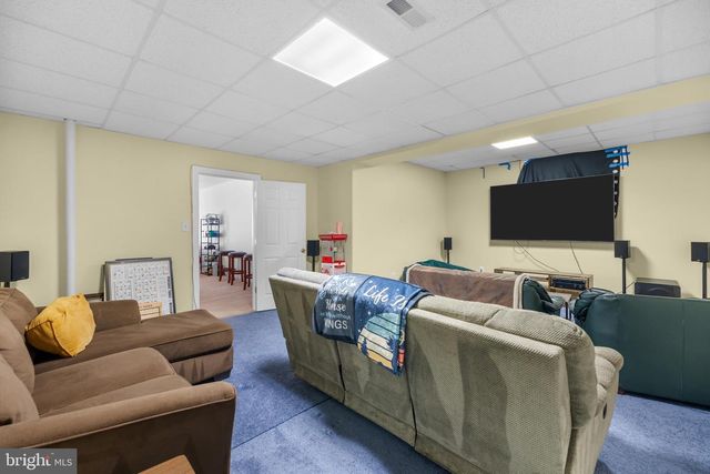 35987 BIRCH HOLLOW LN, Hillsboro, VA 20132