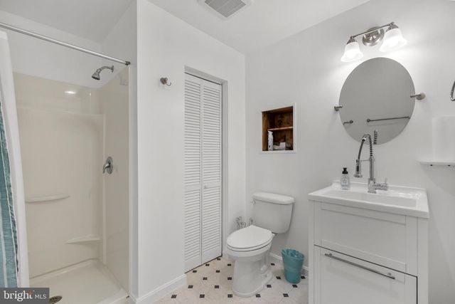 35987 BIRCH HOLLOW LN, Hillsboro, VA 20132