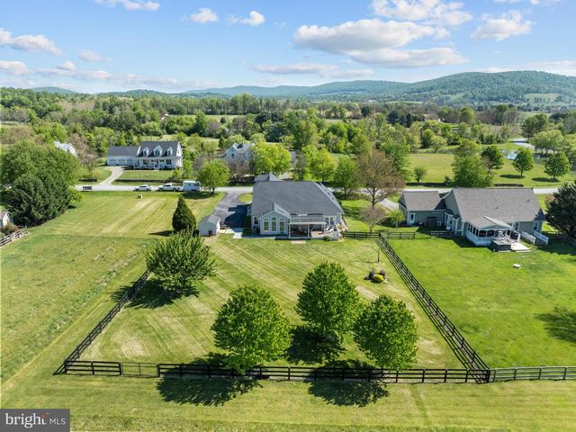 35987 BIRCH HOLLOW LN, Hillsboro, VA 20132