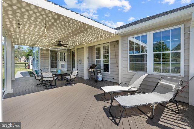 35987 BIRCH HOLLOW LN, Hillsboro, VA 20132