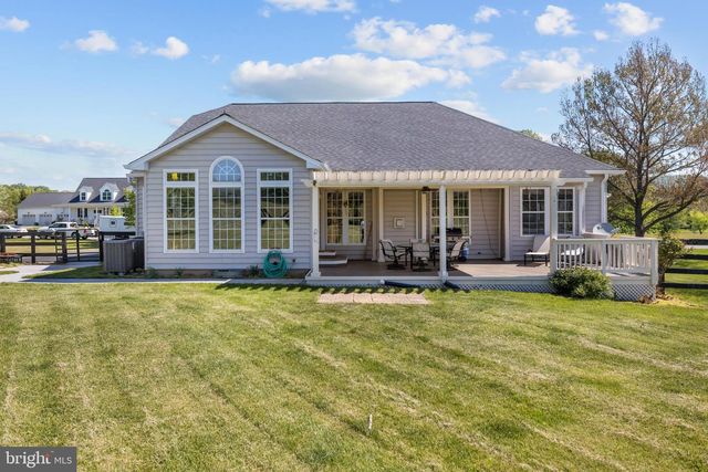 35987 BIRCH HOLLOW LN, Hillsboro, VA 20132