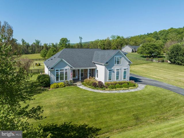 35987 BIRCH HOLLOW LN, Hillsboro, VA 20132