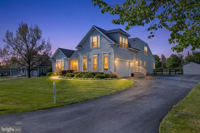 35987 BIRCH HOLLOW LN, Hillsboro, VA 20132