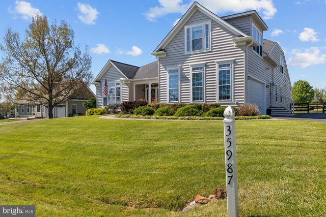 35987 BIRCH HOLLOW LN, Hillsboro, VA 20132