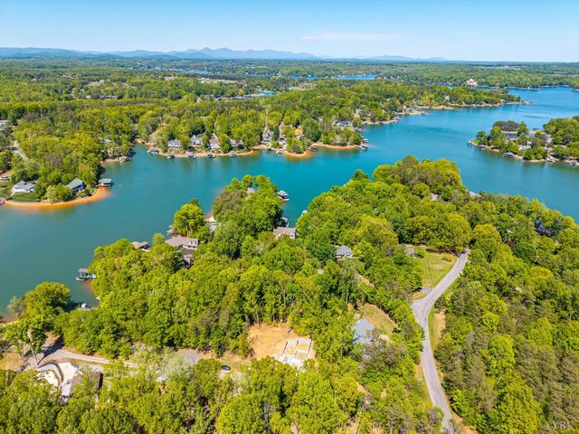 1496 Bremble Drive, Moneta, VA 24121