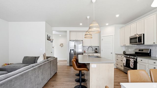 2454 W WYSTERIA DR, Mapleton, UT 84664
