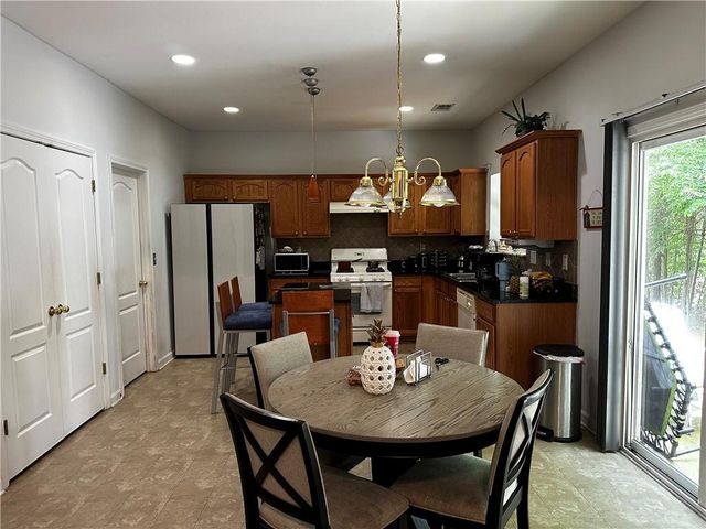 4457 Sequoia Park Trail, Snellville, GA 30039