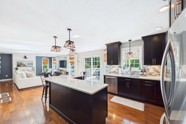 110 Fearing Hill Rd, Wareham, MA 02576