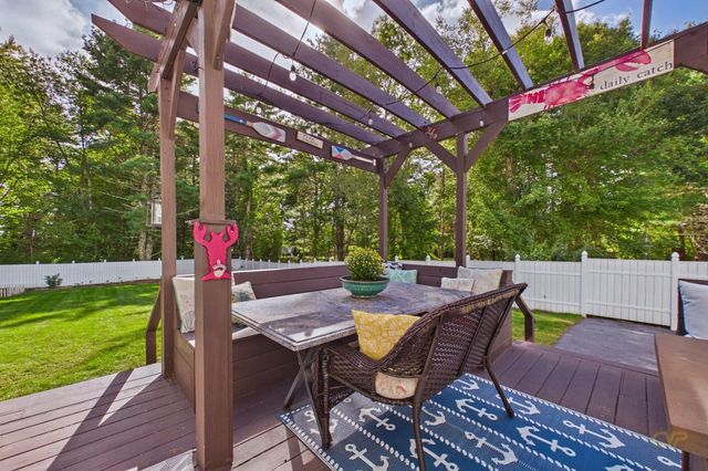 110 Fearing Hill Rd, Wareham, MA 02576