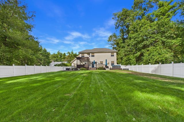110 Fearing Hill Rd, Wareham, MA 02576
