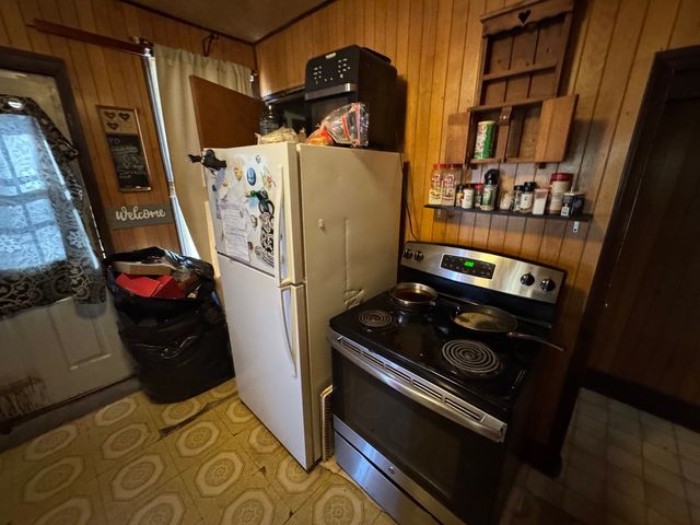 113 S Isabella Street, Clinton, IL 61727