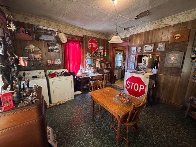 113 S Isabella Street, Clinton, IL 61727