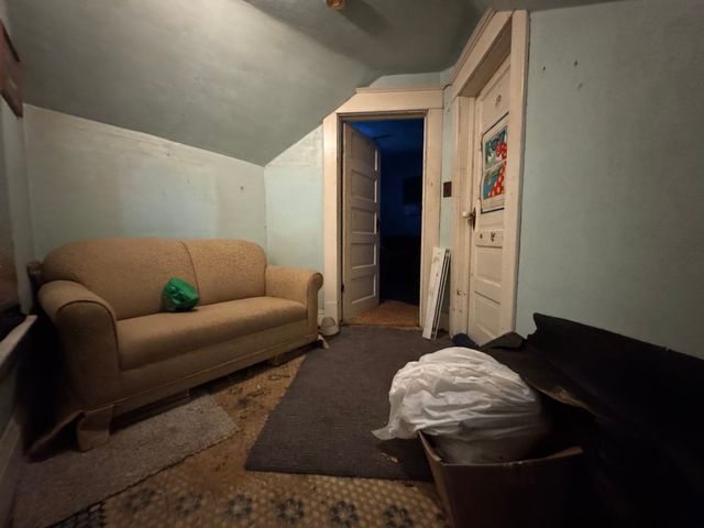 113 S Isabella Street, Clinton, IL 61727