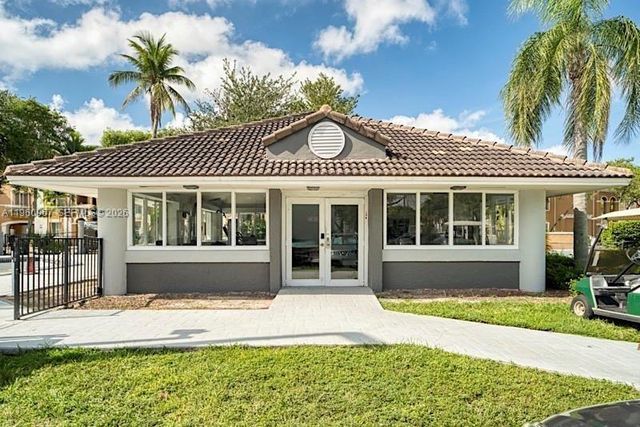 7195 NW 179th St 211, Hialeah, FL 33015