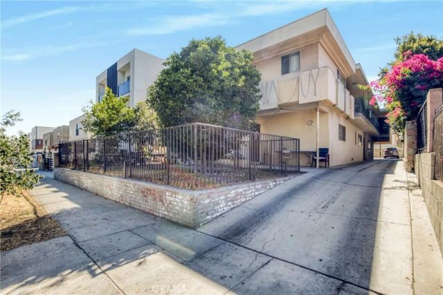 6651 Beck, North Hollywood, CA 91606