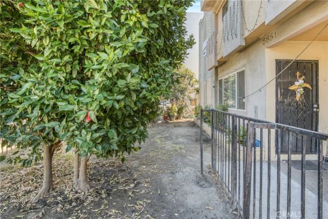 6651 Beck, North Hollywood, CA 91606