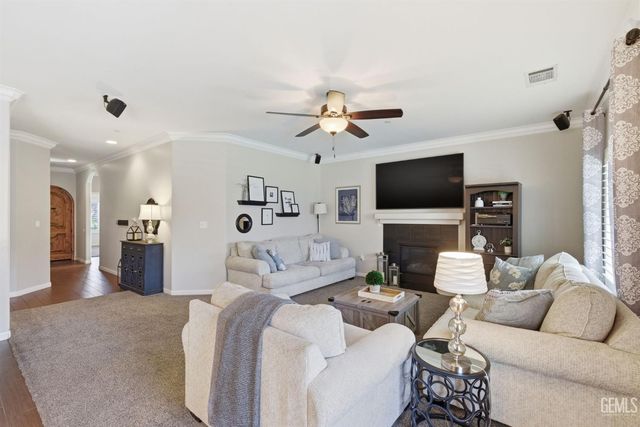 10821 Corbett Canyon Drive, Bakersfield, CA 93312