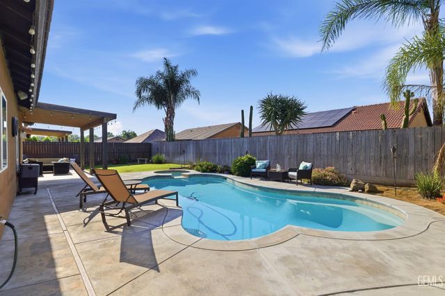 10821 Corbett Canyon Drive, Bakersfield, CA 93312