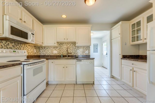 7520 Sunset Boulevard, Worth Township, MI 48450