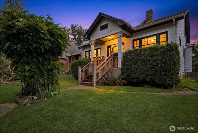 5214 35th Avenue NE, Seattle, WA 98105