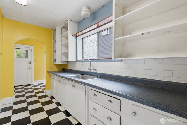 5214 35th Avenue NE, Seattle, WA 98105
