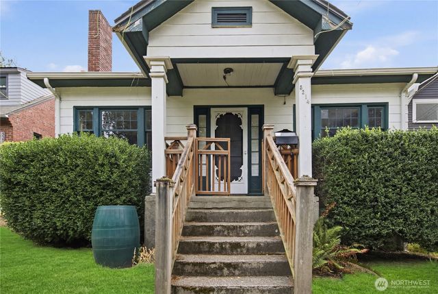 5214 35th Avenue NE, Seattle, WA 98105