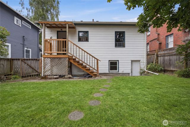 5214 35th Avenue NE, Seattle, WA 98105
