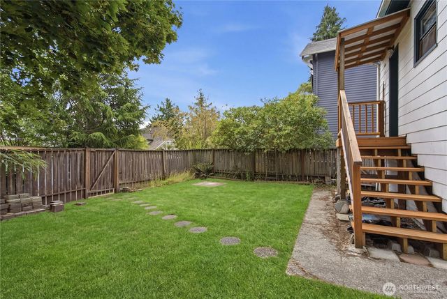 5214 35th Avenue NE, Seattle, WA 98105