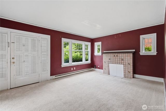 5214 35th Avenue NE, Seattle, WA 98105