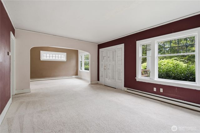 5214 35th Avenue NE, Seattle, WA 98105