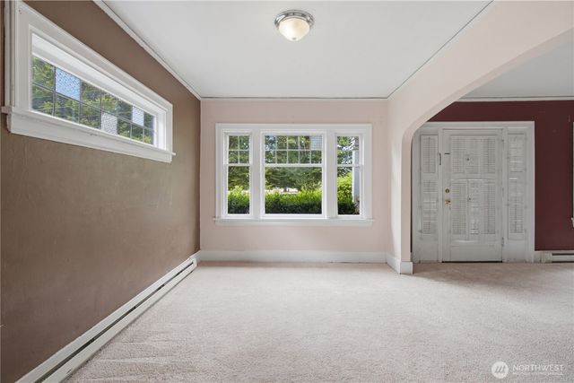 5214 35th Avenue NE, Seattle, WA 98105