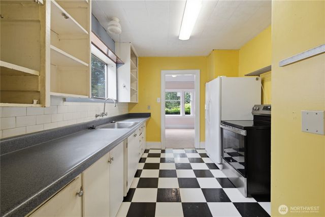 5214 35th Avenue NE, Seattle, WA 98105