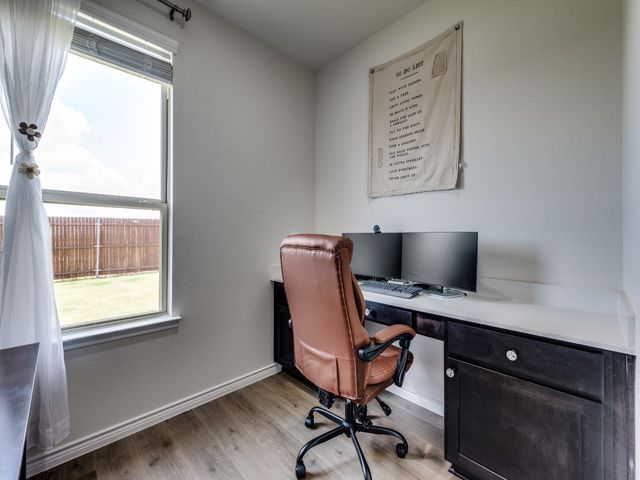 10324 Fall Brook Drive, Aubrey, TX 76227