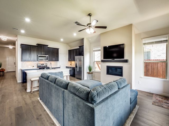 10324 Fall Brook Drive, Aubrey, TX 76227