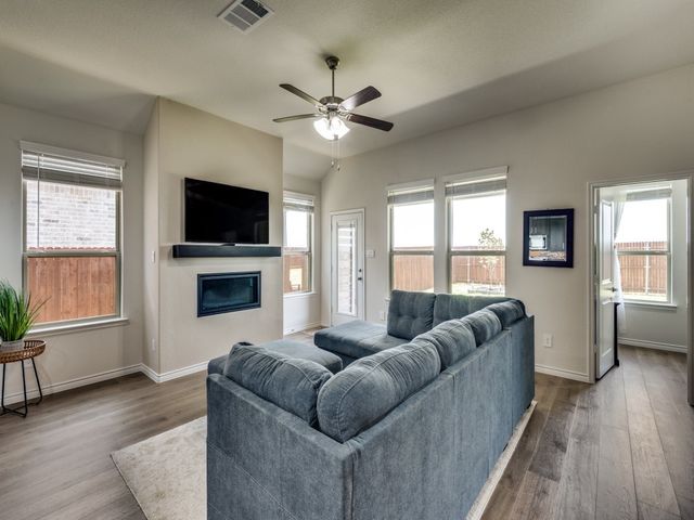 10324 Fall Brook Drive, Aubrey, TX 76227
