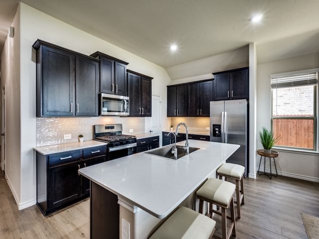 10324 Fall Brook Drive, Aubrey, TX 76227