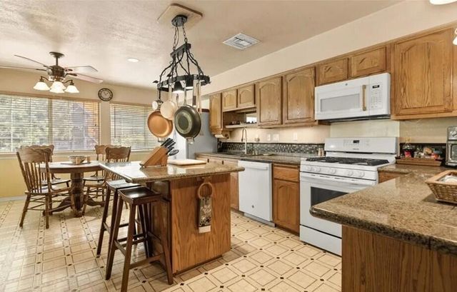 230 Vista Avenue, Sugarloaf, CA 92386