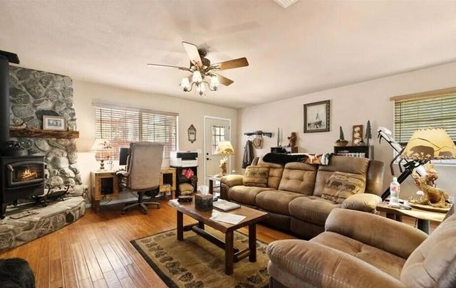 230 Vista Avenue, Sugarloaf, CA 92386