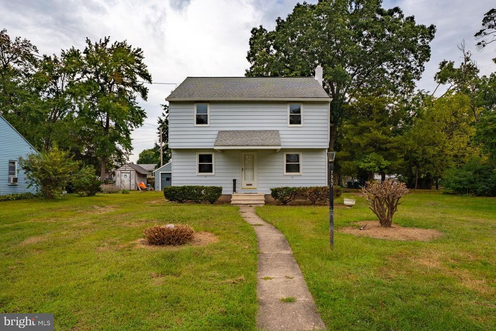 2057 GARFIELD AVE, Croydon, PA 19021