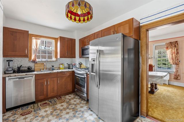 12-40 Beech Court, College Point, NY 11356