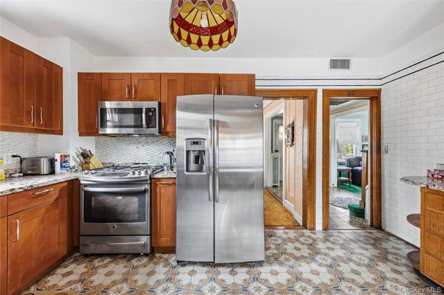 12-40 Beech Court, College Point, NY 11356