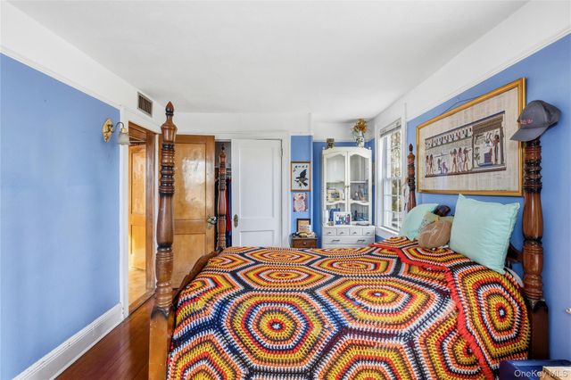 12-40 Beech Court, College Point, NY 11356