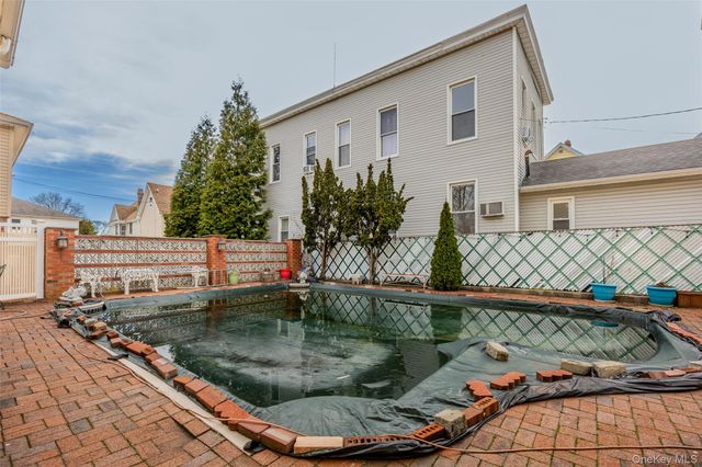 12-40 Beech Court, College Point, NY 11356