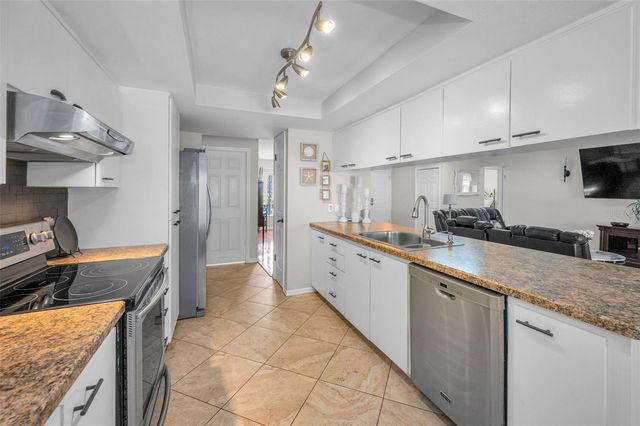 9525 VIA SEGOVIA, New Port Richey, FL 34655