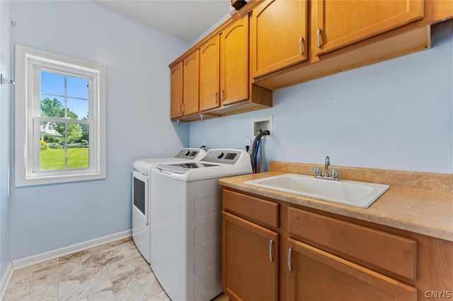 4454 Renee Meadows Drive, Onondaga, NY 13215