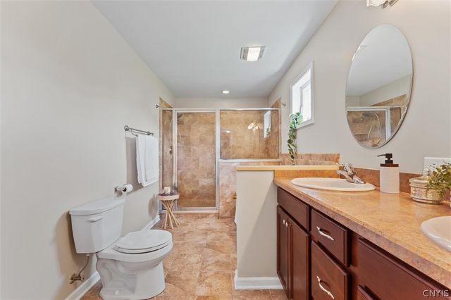 4454 Renee Meadows Drive, Onondaga, NY 13215