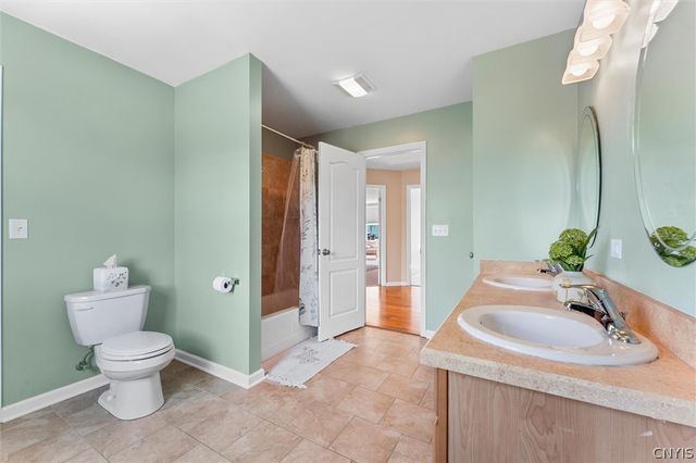 4454 Renee Meadows Drive, Onondaga, NY 13215