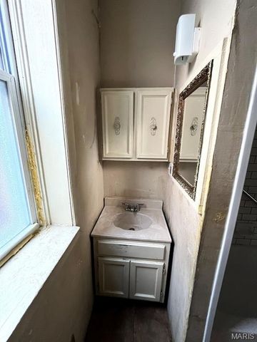 4027 S Grand Boulevard, St Louis, MO 63118